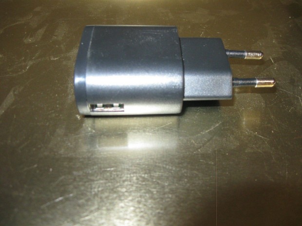 Nokia USB telefontöltő kapható DC 5 V !