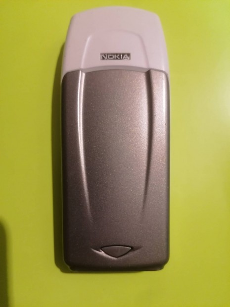 Nokia  6100 