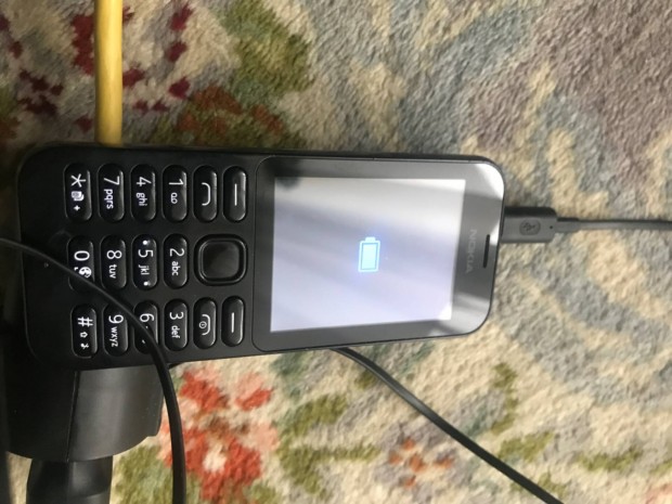 Nokia nyomgombos telefon