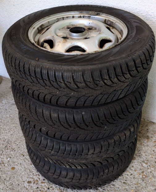 Nokian 155/70 R13 alig használt téli gumi szett!