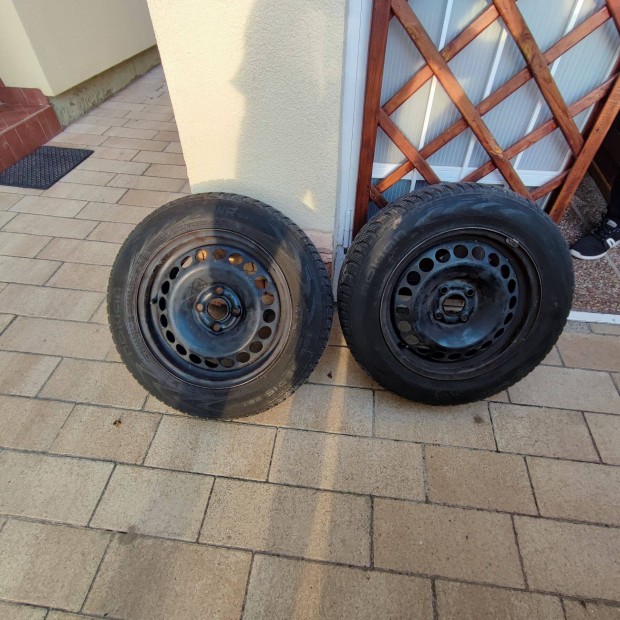 Nokian 185/65/R15 4db Tli Gumi Elad Felnire Szerelve