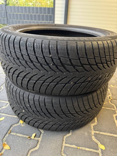 Nokian 215/50 R17 téli gumik