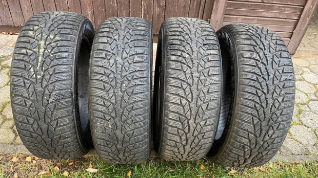 Nokian 215/55 R17 tli gumi