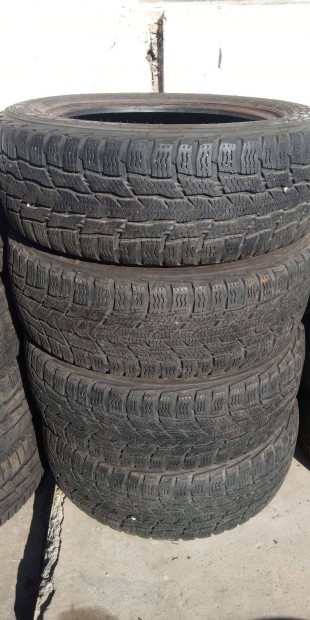 Nokian 215/60/17c gumiabroncs garnitra