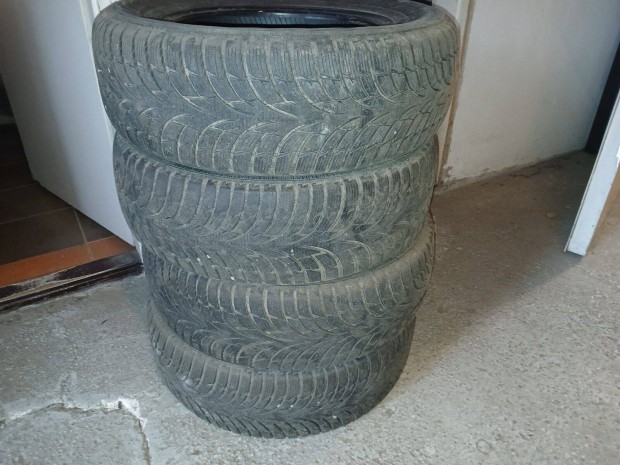 Nokian 215/65 R16 4db nyári autógumi