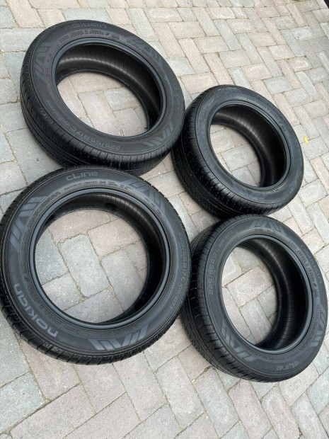 Nokian 225/55 R17 C nyrigumi