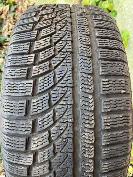 Nokian 235/45 R18 tli gumik