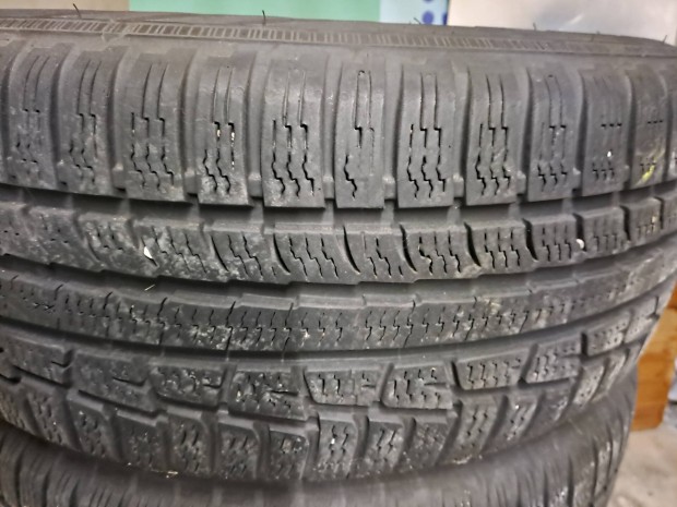 Nokian 235/55 R17 téligumi