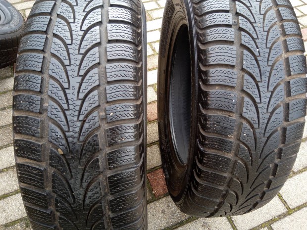 Nokian 4 vszakos 195/65 R15 2 db