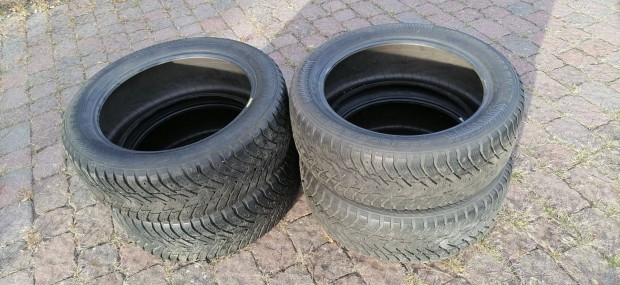 Nokian Hakkapeliitta 235/50R19 XL 8 SUV tli gumi 8.5mm