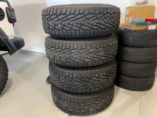 Nokian Hakkapeliitta 285/75 R16 LT2 8PR t�li gumi elad�