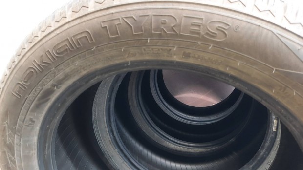 Nokian Tyres SUV tli gumi 235/55 R18 104H  (4db)