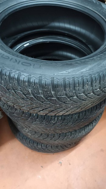 Nokian Tyres WR SUV 225/60R18 Tli gumi garnitra