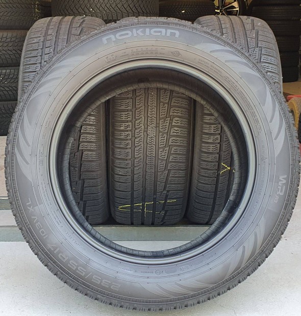 Nokian WR 235/55 R17 tli gumi 4db /T133