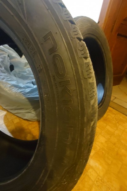 Nokian  teligumi elado