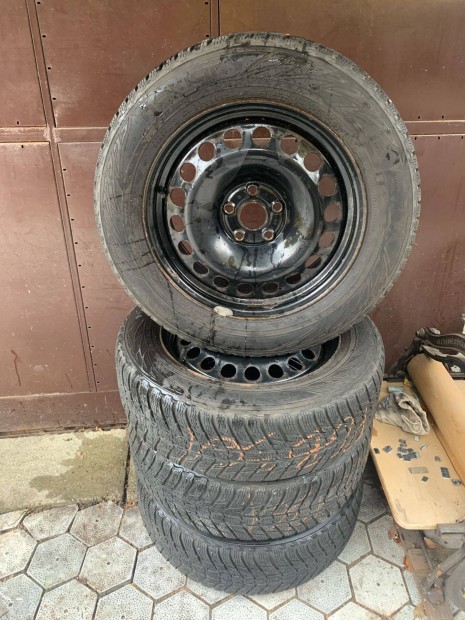 Nokian tli 215/65 R17 103 H TL + Gyri aclfelni elad !