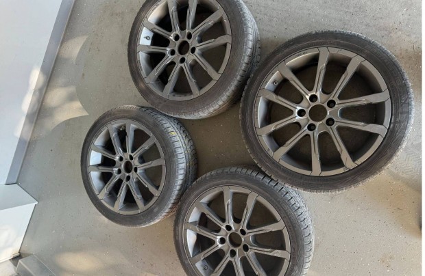 Nokian téli 225/45 R18 95 V / Momo Quantum Antracit - Alufelni