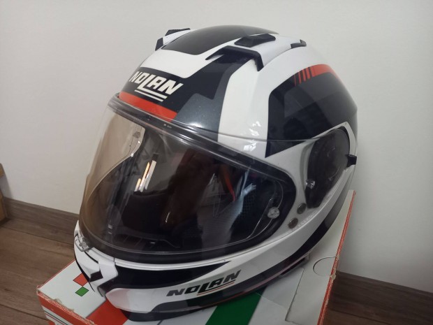 Nolan N87 buk�sisak