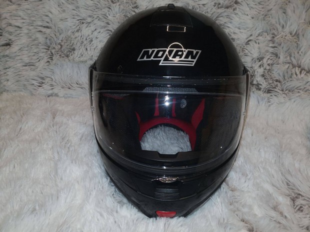 Nolan N90, met�lfekete felnyithat� buk�sisak, �jszer�, L-es m�ret