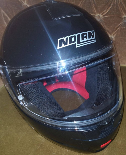 Nolan N91 buk�sisak