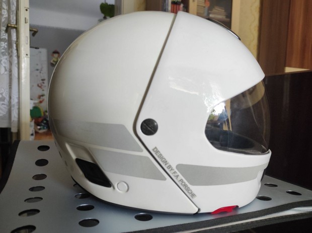 Nolan Porsche design CP11 retro hibtlan