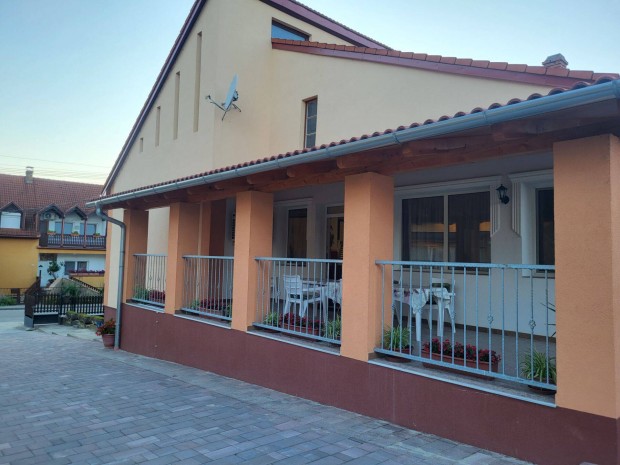 Nóra Apartman, Nyaralás, Balaton, Balatonlelle, Klimatizált