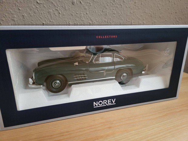 Norev 1:18 1/18 Mercedes SL 300