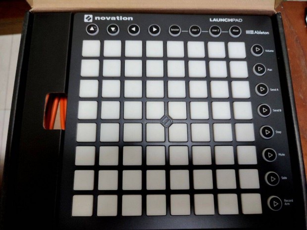 Novation Launch Pad+ Launch Control (egytt)