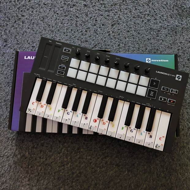 Novation Launchkey Mini MK3 - jszer