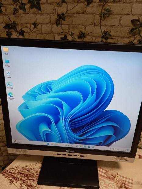 Novita 19" hasznlt monitor 1905 dual VGA dvi nagy mret kijelzs
