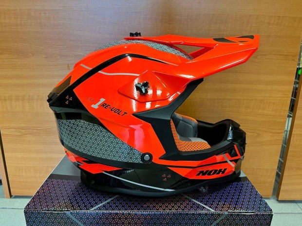 Nox N633 Revolt j cross sisak