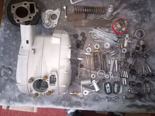 Nsu Max megmaradt alkatrszek