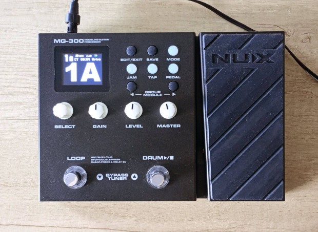 Nux MG-300 multieffekt, gitrpedl