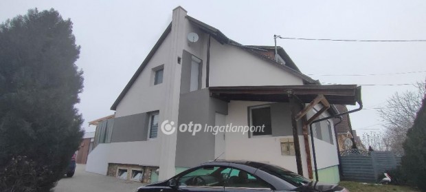 Ny�r�di elad� 160 nm-es h�z