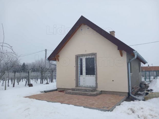 Nyaral�-ingatlan Kiliti-sz�l�hegyen elad�!