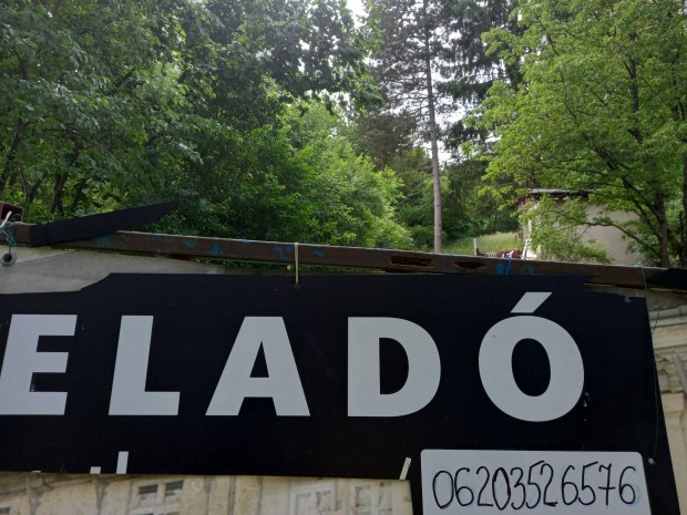 Nyaraló,zart kért kis házzal Pillisszentivan.