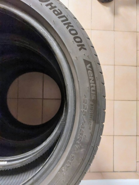 Ny�ri 225/45 R17 Hankook, Dot 24