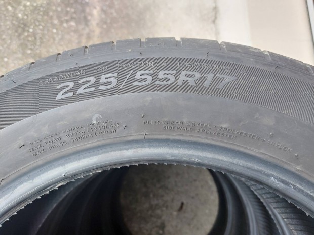 Nyári 225/55 R17 Hankook, 2023 Dot