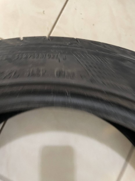 Ny�ri   m�rk�s aut�gumi 4 db Eagle 225/h45R19