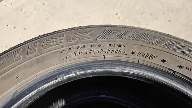 Ny�ri aut� gumi Falken