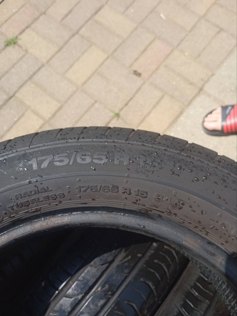 Nyári autógumi 4 db 175/65 R15 eladó