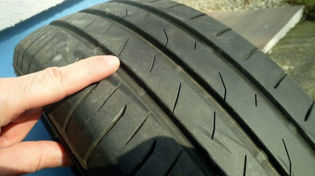Ny�ri aut�gumi 4db - Toyo Proxes Comfort 185/60 R15 88H XL