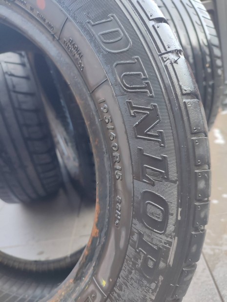 Nyári autógumi ,195/60 R 15 fordon volt .