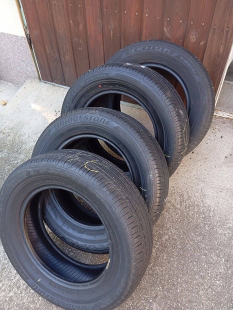 Nyri autgumi elad 195/65. R15