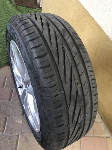 Ny�ri aut�gumi felnivel elad�