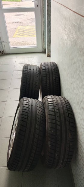 Nyári gumi 195/55/R15 eladó