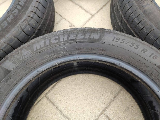 Nyári gumi 195/55 R 16"