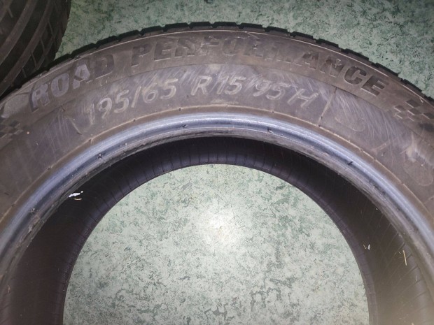 Nyári gumi 195/65 R15 road peeformance