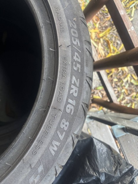 Nyri gumi 205/45 r16