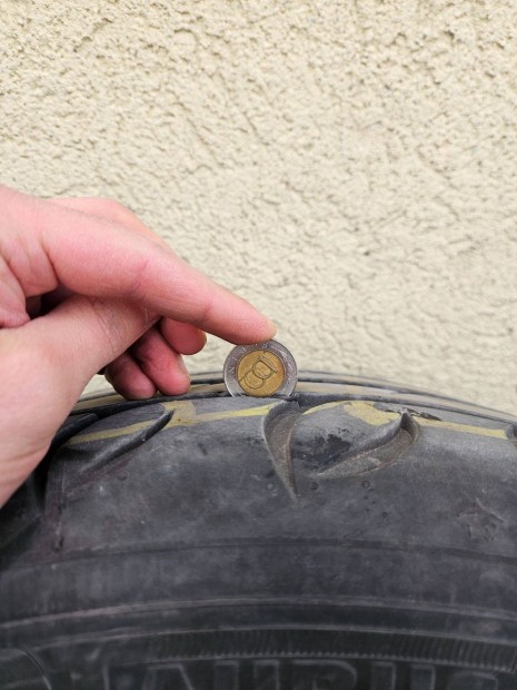 Ny�ri gumi 215/55 R17 (Taurus Ultra High Performance)